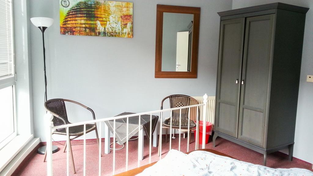 Hostel Die Etage East Берлин Стая снимка